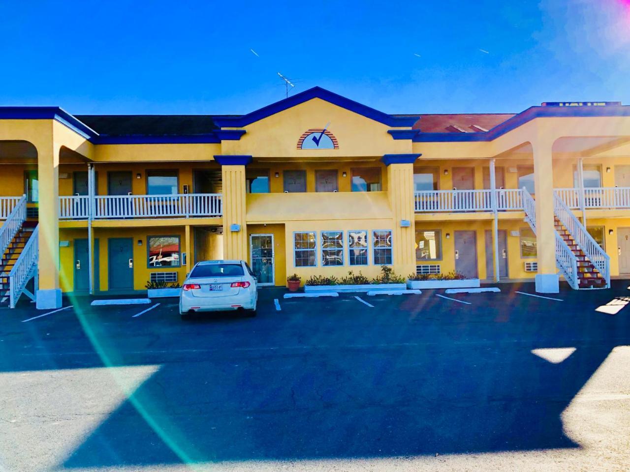 Americas Best Value Inn-Princess Anne Экстерьер фото