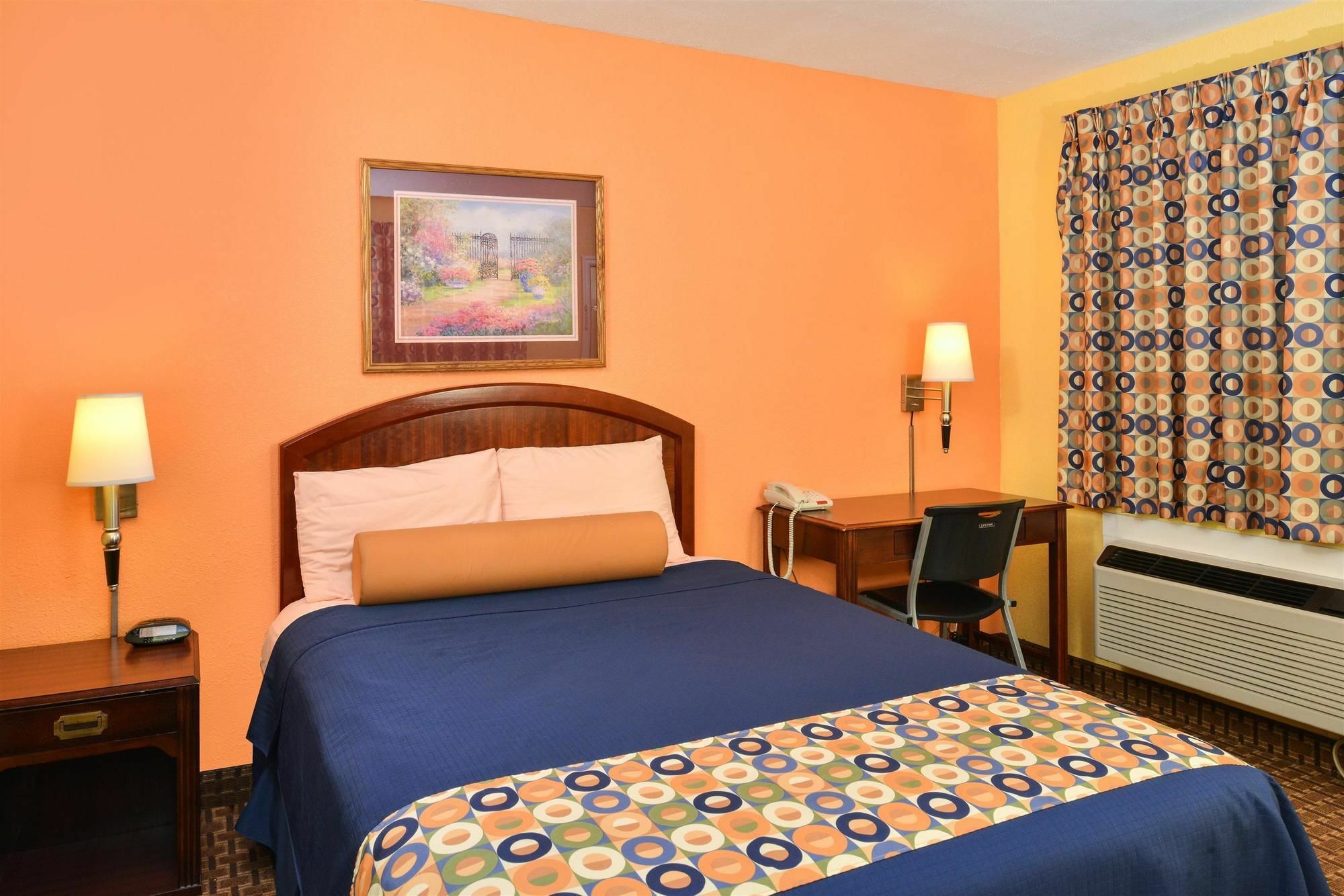 Americas Best Value Inn-Princess Anne Экстерьер фото